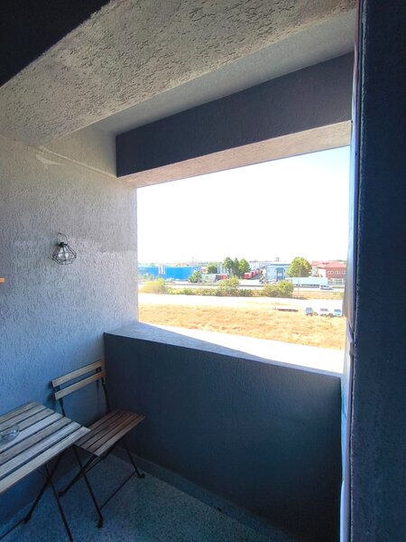 Militari Residence, garsoniera, loc de parcare inclus, 300 eur.